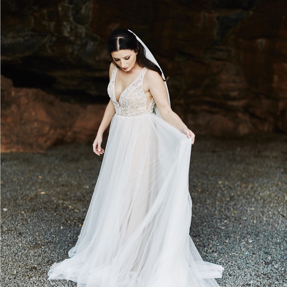 BHLDN Quillen Wedding Gown & Veil - Picture 2 of 5